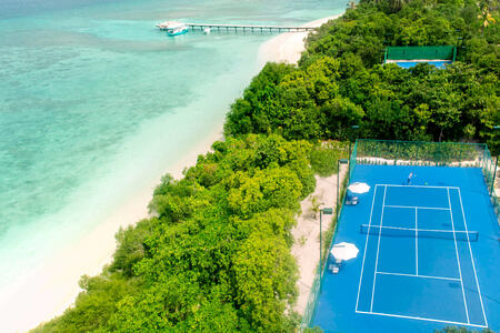 tennis at cheval blanc randheli hotel maldives