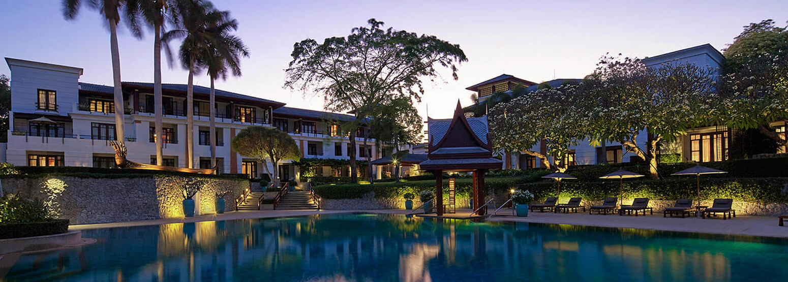 pool at chiva som resort thailand
