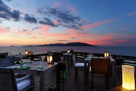 dining on the rocks at six senses samui hotel thailand