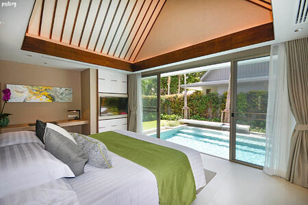 Grand Reserve Pool Villa bedroom at santiburi beach resort and spa