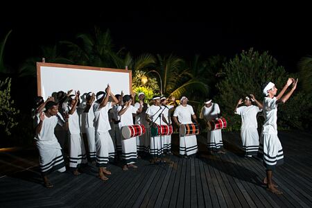 music at coco palm bodu hithi resort maldives