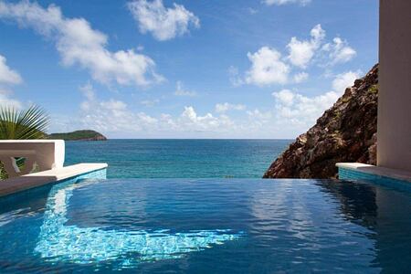infinity plunge pool at curtain bluff resort caribbean