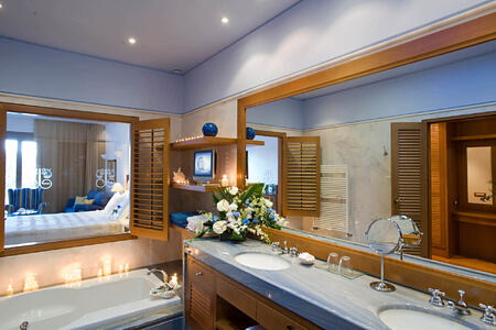 LUXURY SUITE SEA VIEW SHARING POOL - Bathroom at elounda bay palace hotel greece