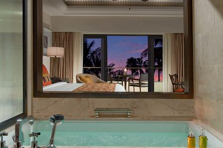 Lagoon Terrace Room - Bath at The Leela Goa Resort