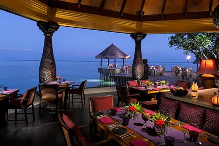 restaurant at four seasons kuda huraa resort maldives