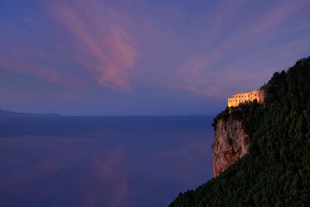 cliff view dawn at monastero santa rosa