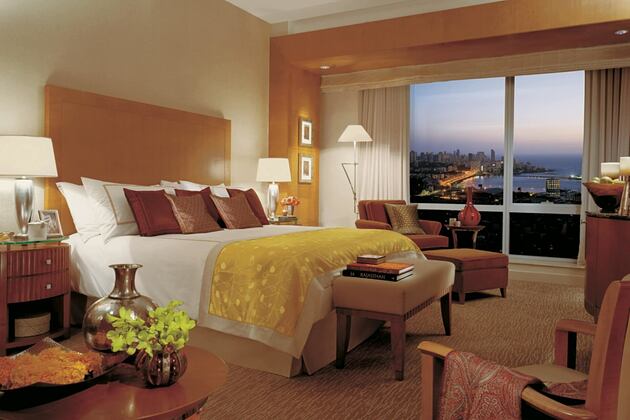 bedroom at four seasons mumbai hotel