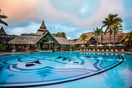 pool at shandrani resort mauritius