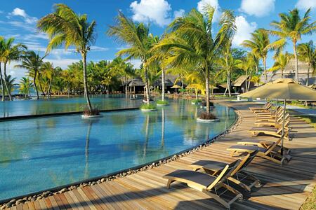 pool at trou aux biches hotel mauritius