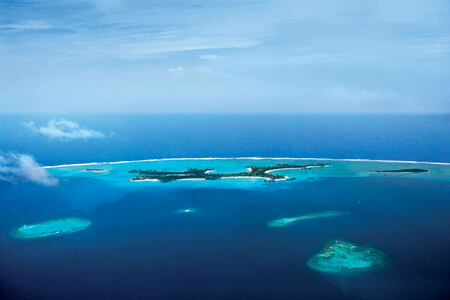aerial view of reethi rah resort maldives
