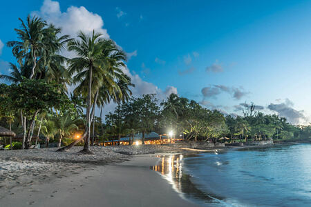 Reataurent-on-the-beach-at-night-at-east-winds-st-lucia