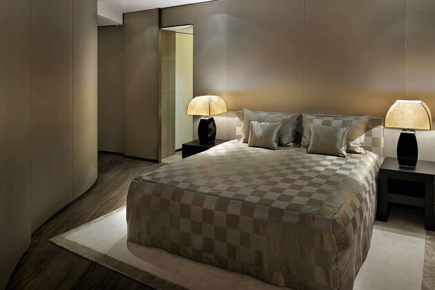 deluxe bedroom at armani hotel dubai