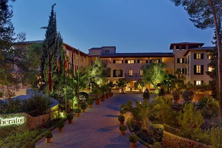 entrance-of-sheraton-mallorca-golf-hotel