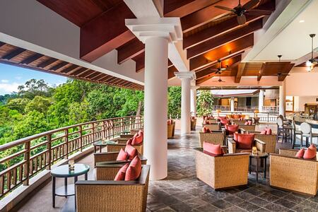 jentayu-lounge-at-the-andaman-hotel-malaysia