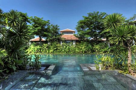 spa and spa pool at fusion maia resort vietnam