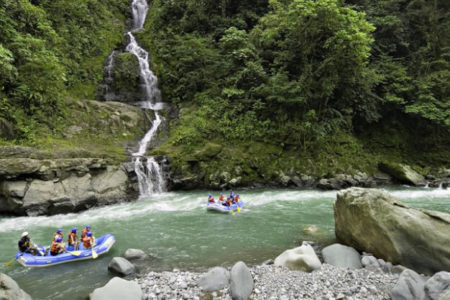 white water rafting at le cameleon hotel costa rica