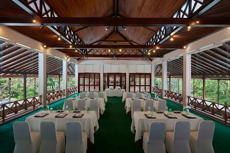 Banquet area at Cinnamon Lodge Sri Lanka