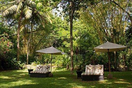 Gardens and comfy recliners at the Wallawwa Sri Lanka