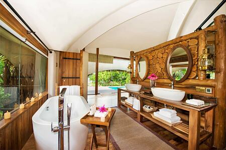 Cabin Bathroom at Chena Huts Sri Lanka