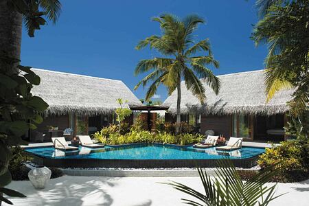 Villas and private pool at Shangri la Villingili Maldives