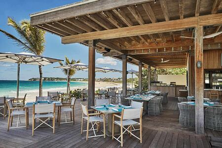 outdoor dining at Four Seasons Anguilla