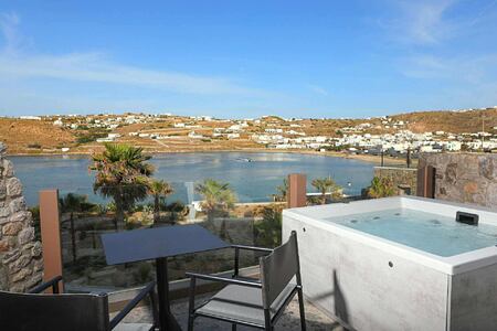 Aeonic Suites and Spa Mykonos Suite with Jacuzzi