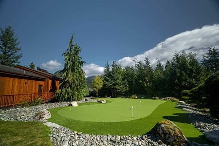 9-hole Putting Green at Sonora Resort Canada