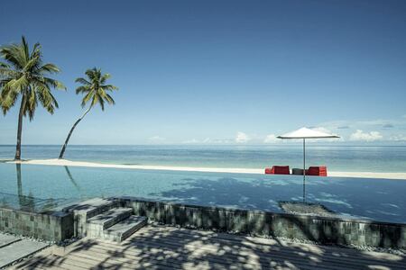 Infinity Pool Four Seasons Desroches Island Seychelles