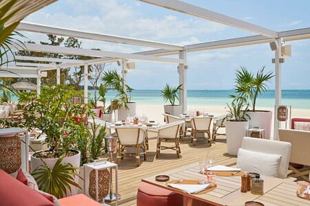 Lux Belle Mare dining
